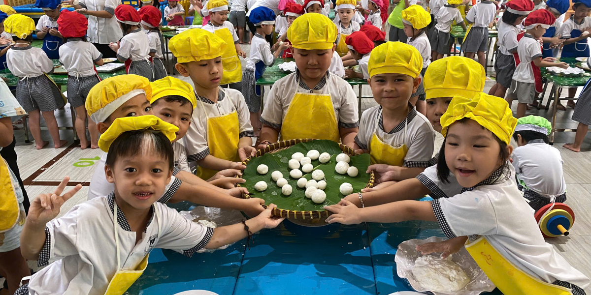 TRÔI NƯỚC TẶNG MẸ NGÀY 8/3
