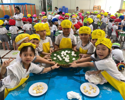 TRÔI NƯỚC TẶNG MẸ NGÀY 8/3