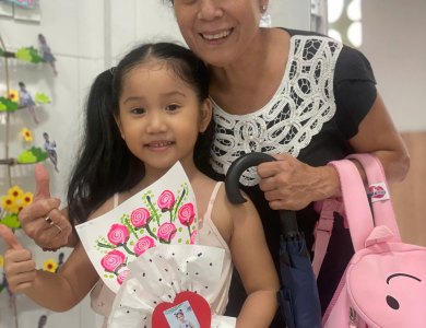 Phụ huynh bé Khả Hân