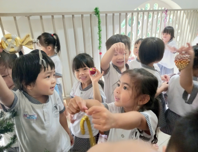 LỚP MẦM: TRANG TRÍ GIÁNG SINH