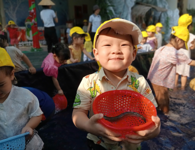 HOẠT ĐỘNG TRẢI NGHIỆM 