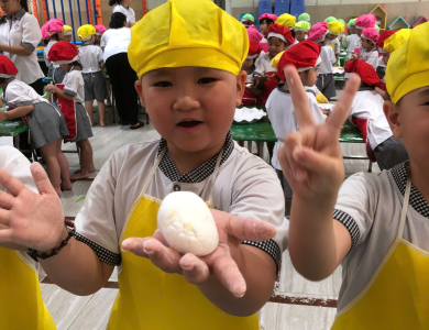 TRÔI NƯỚC TẶNG MẸ NGÀY 8/3