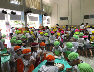 TRÔI NƯỚC TẶNG MẸ NGÀY 8/3