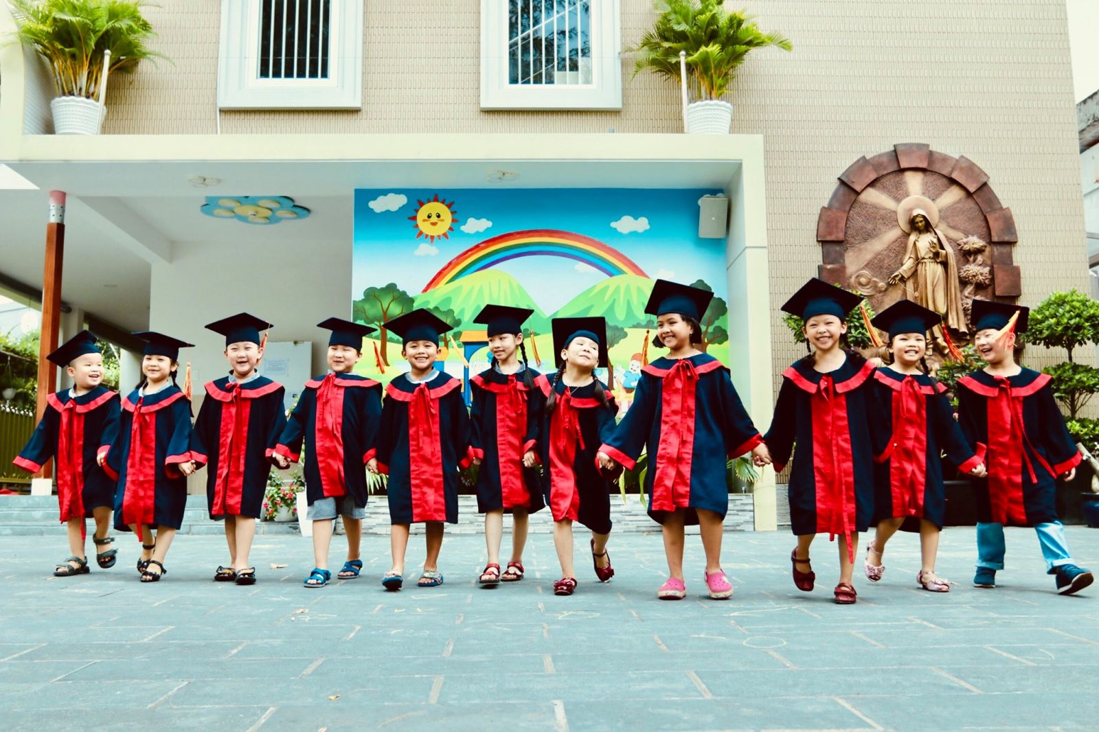 TRƯỜNG SƠ PHÚ NHUẬN